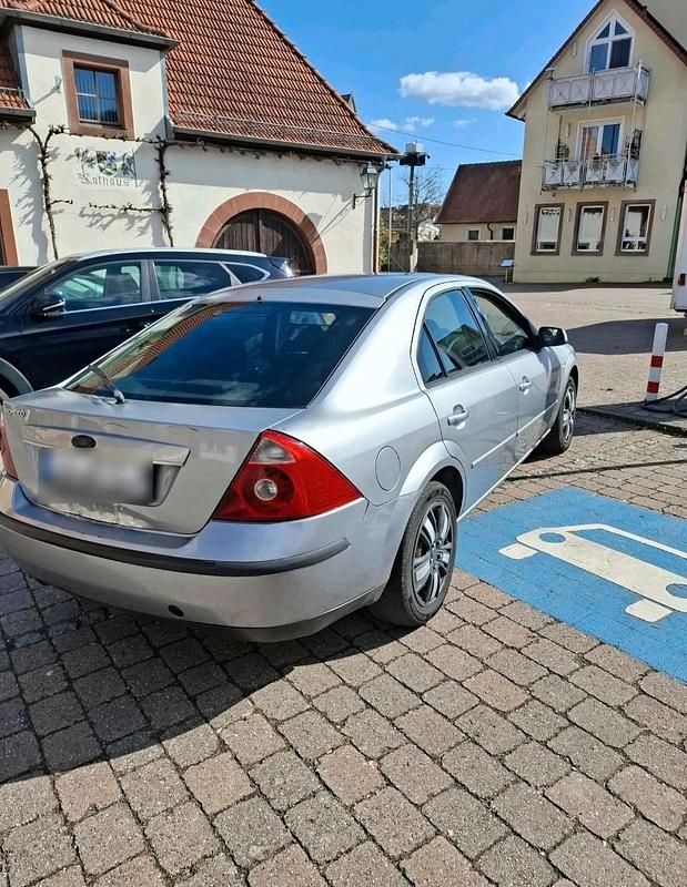 Gebraucht Ford Mondeo 125 PS (91 kW) 2005 Silber Limousine