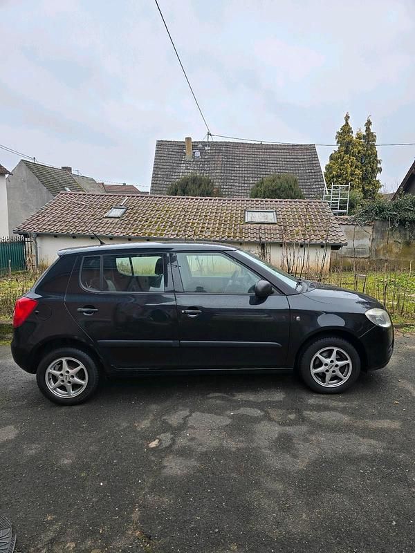 Gebraucht Skoda Fabia 60 PS (44 kW) 2009 Schwarz Kleinwagen