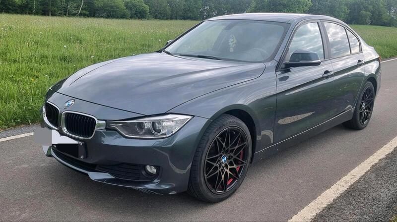 Grau Gebraucht 2014 BMW 318 M Sport Limousine | 7.850 € (Guter Preis) - Bild 1/4