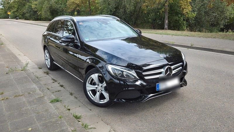Schwarz Gebraucht 2017 Mercedes C250 Avantgarde Kombi | 16.499 € (Guter Preis) - Bild 1/4