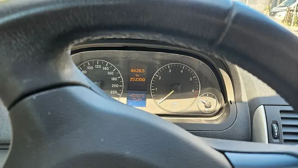 Gebraucht Mercedes A160 Avantgarde 95 PS (69 kW) 2012 Schwarz Kleinwagen