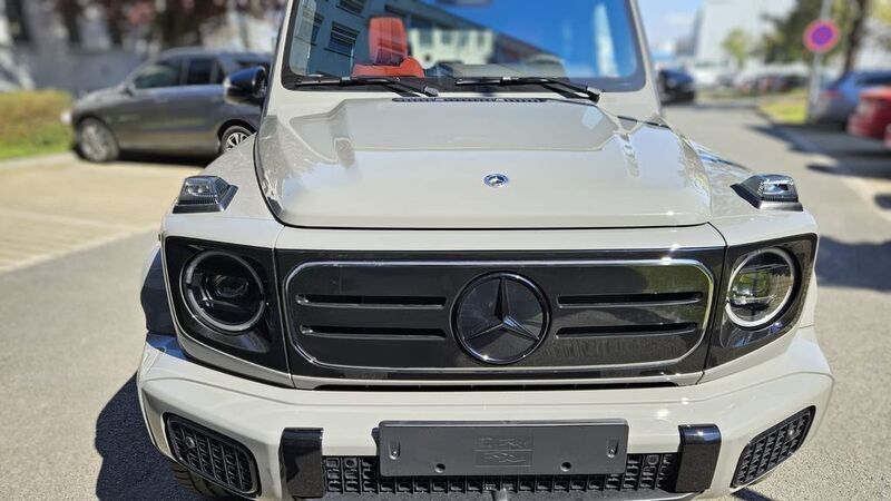 Grau Neu 2025 Mercedes G580 SUV | 186.235 € - Bild 1/4