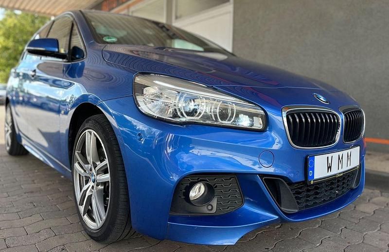 Blau Gebraucht 2015 BMW 220 Active Tourer Shadowline Van / Kleinbus | 14.999 € (Fairer Preis) - Bild 1/4