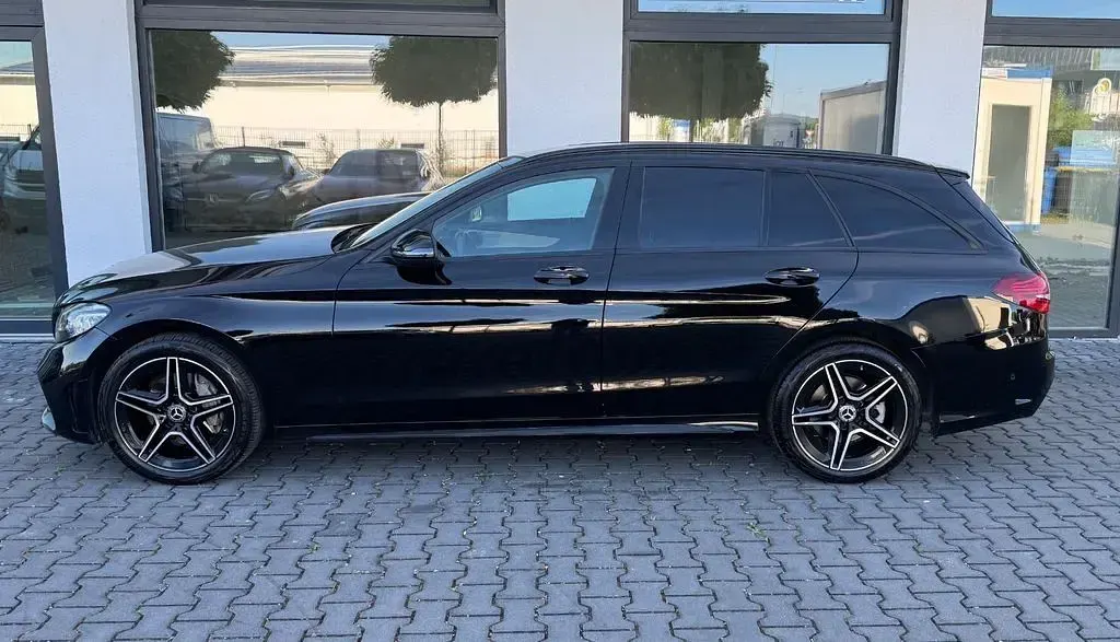 Gebraucht Mercedes C220 AMG 194 PS (142 kW) 2019 Schwarz Limousine