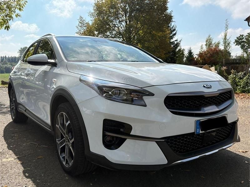 Weiß Gebraucht 2020 Kia XCeed Vision SUV | 17.450 € (Guter Preis) - Bild 1/4