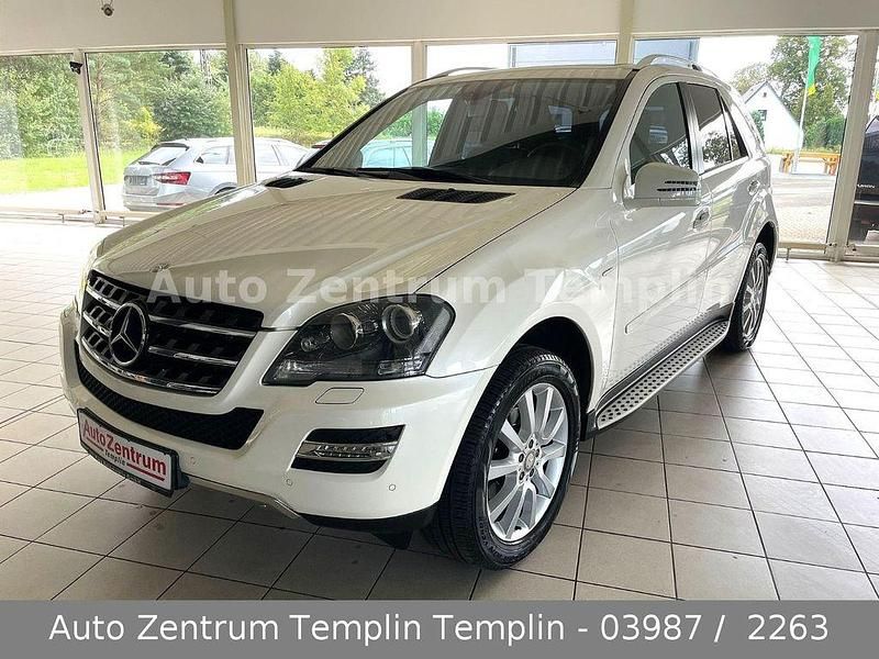 Weiß Gebraucht 2011 Mercedes ML350 SUV | 19.990 € (Teuer) - Bild 1/4