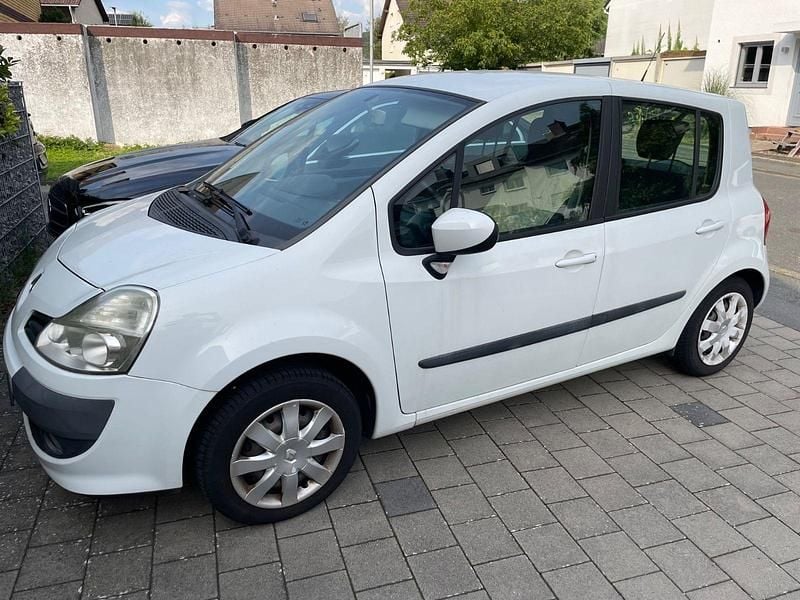 Weiß Gebraucht 2012 Renault Modus Night&Day Van / Kleinbus | 4.950 € (Fairer Preis) - Bild 1/4