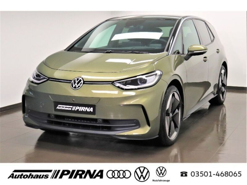 Dark olivine green metallic schwarz (metallic) Gebraucht 2023 VW ID.3 Kleinwagen | 51.499 € - Bild 1/4