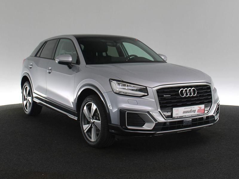 Gebraucht Audi Q2 Design 190 PS (139 kW) 2019 Silber / florettsilber SUV