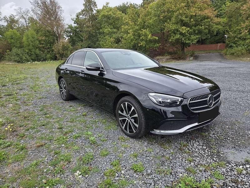 Schwarz Gebraucht 2020 Mercedes 300 Avantgarde Limousine | 36.990 € - Bild 1/4