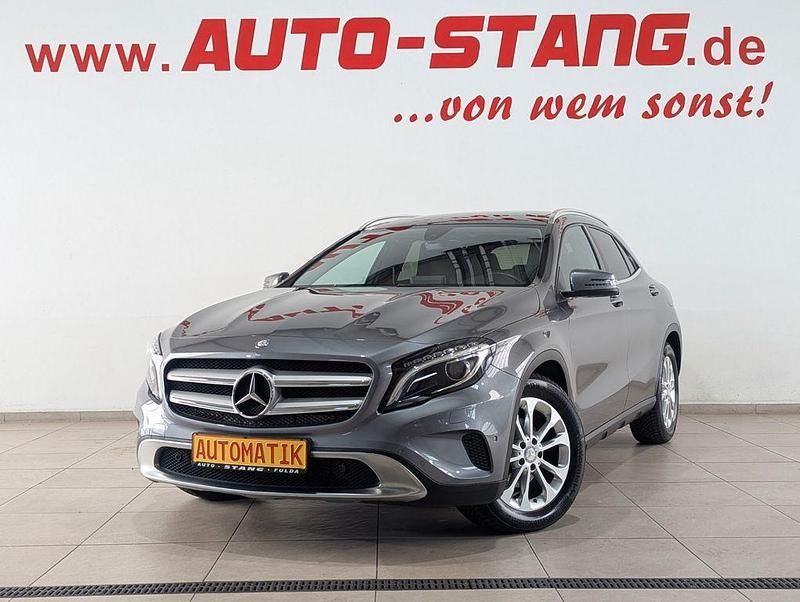 Grau Gebraucht 2016 Mercedes GLA200 SUV | 21.450 € (Teuer) - Bild 1/4