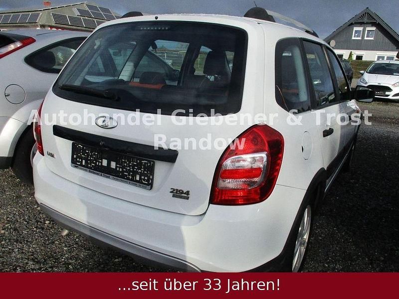 Gebraucht Lada Kalina 98 PS (72 kW) 2016 Weiß Limousine