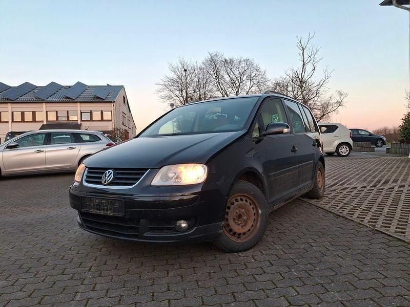 Gebraucht VW Touran Basis 116 PS (85 kW) 2005 Schwarz Van / Kleinbus