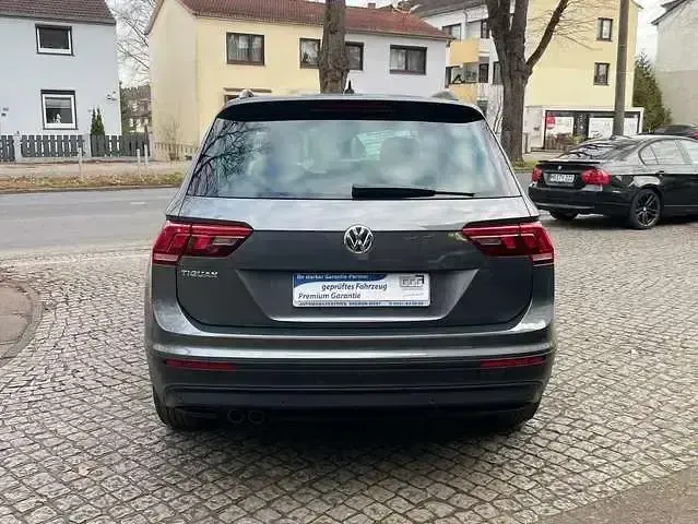 Gebraucht VW Tiguan Comfortline 150 PS (110 kW) 2019 Indiumgrau metallic SUV