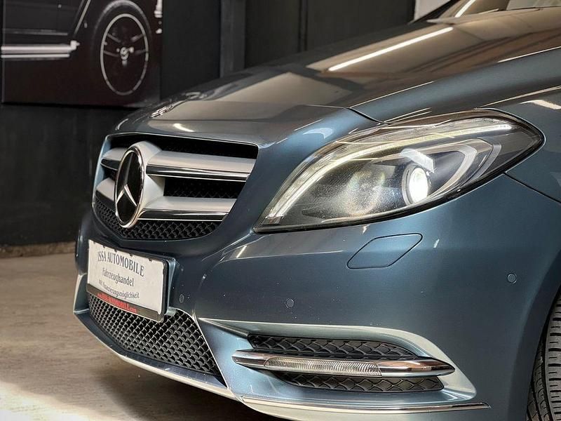 Gebraucht Mercedes B220 AMG 170 PS (125 kW) 2013 Blau Kleinwagen