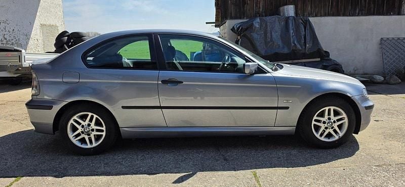 Gebraucht BMW 316 115 PS (84 kW) 2004 Silber Coupé
