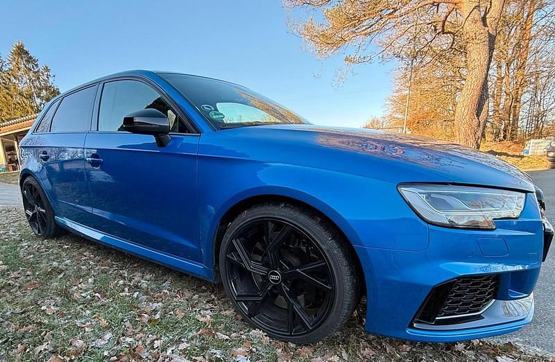 Second-hand Audi RS3 Design 400 CP (294 kW) 2020 Albastru Berlinǎ