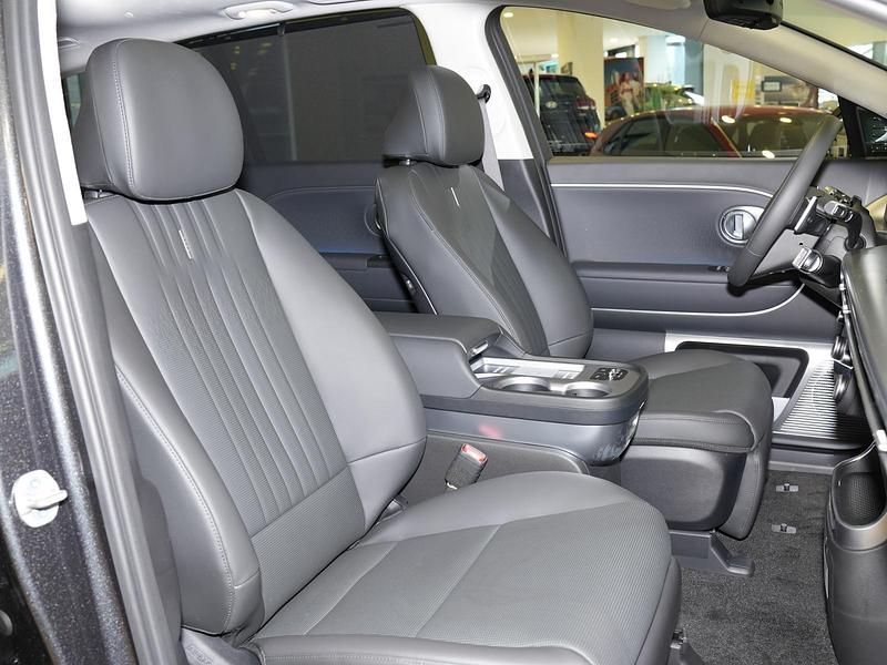 Neu Hyundai Ioniq 9 225 kW (307 PS) 2025 Nocturne grey SUV