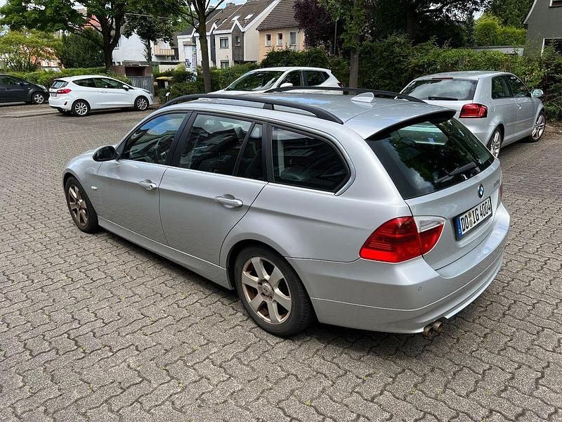 Gebraucht BMW 325 Performance 218 PS (160 kW) 2005 Silber Kombi