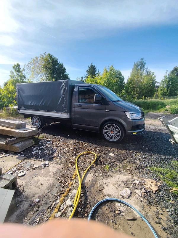 Gebraucht VW T6 204 PS (150 kW) 2018 Grau Van