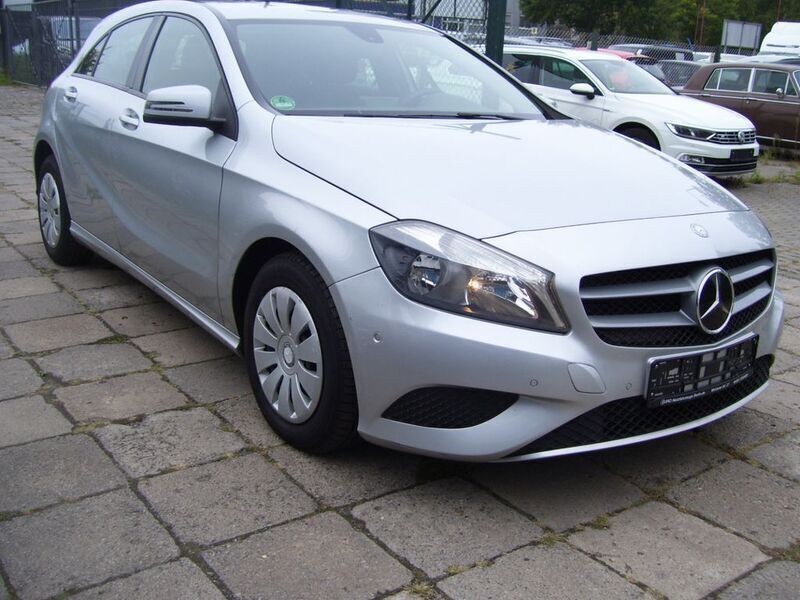 Gebraucht Mercedes A180 109 PS (80 kW) 2013 Silber Limousine