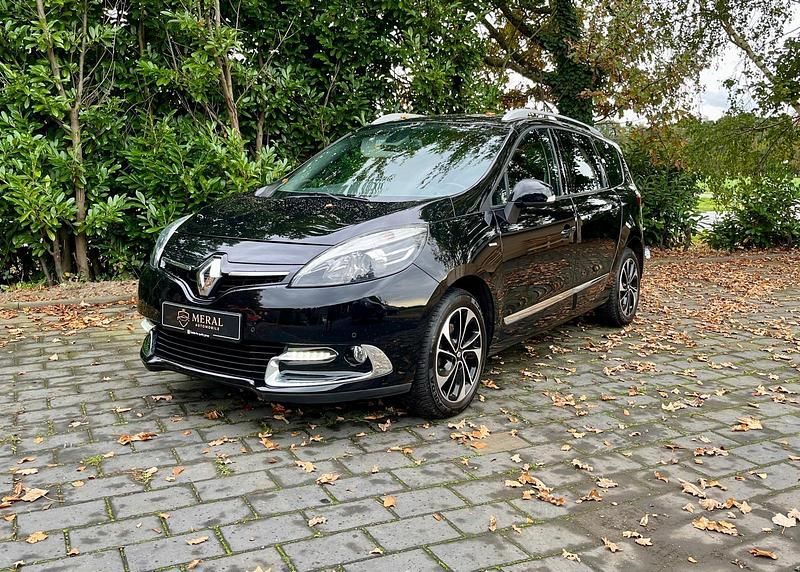 Schwarz Gebraucht 2015 Renault Grand Scénic III Van / Kleinbus | 7.750 € (Etwas zu teuer) - Bild 1/4