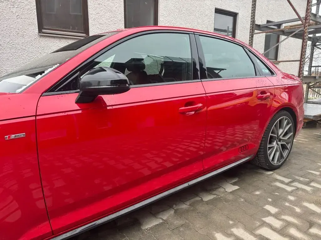 Gebraucht Audi A4 Design 190 PS (139 kW) 2018 Rot Limousine