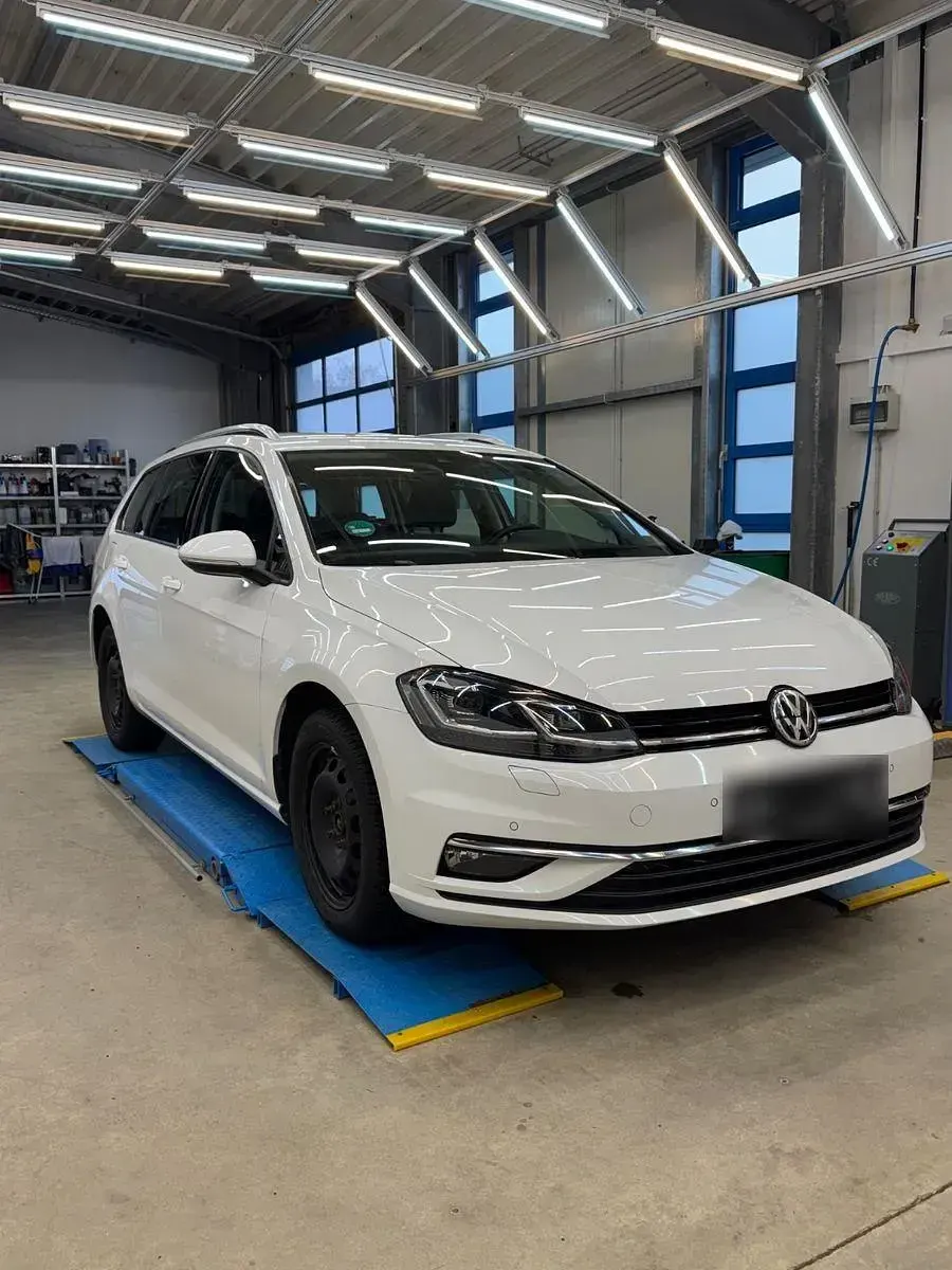 Second-hand VW Golf VII Highline 150 CP (110 kW) 2018 Alb Break