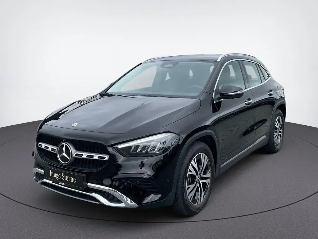 Gebraucht Mercedes GLA200 Progressive 163 PS (119 kW) 2025 Schwarz SUV