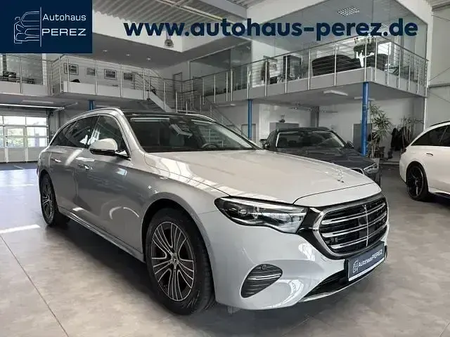 Gebraucht Mercedes E200 Premium Plus 204 PS (150 kW) 2023 Kombi