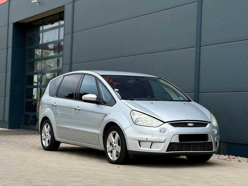 Silber Gebraucht 2009 Ford S-MAX S Van / Kleinbus | 1.290 € - Bild 1/4