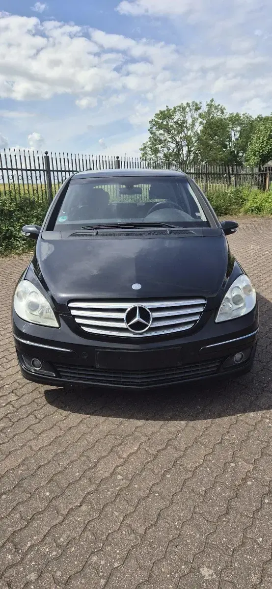 Gebraucht Mercedes B200 140 PS (102 kW) 2005 Schwarz Van / Kleinbus