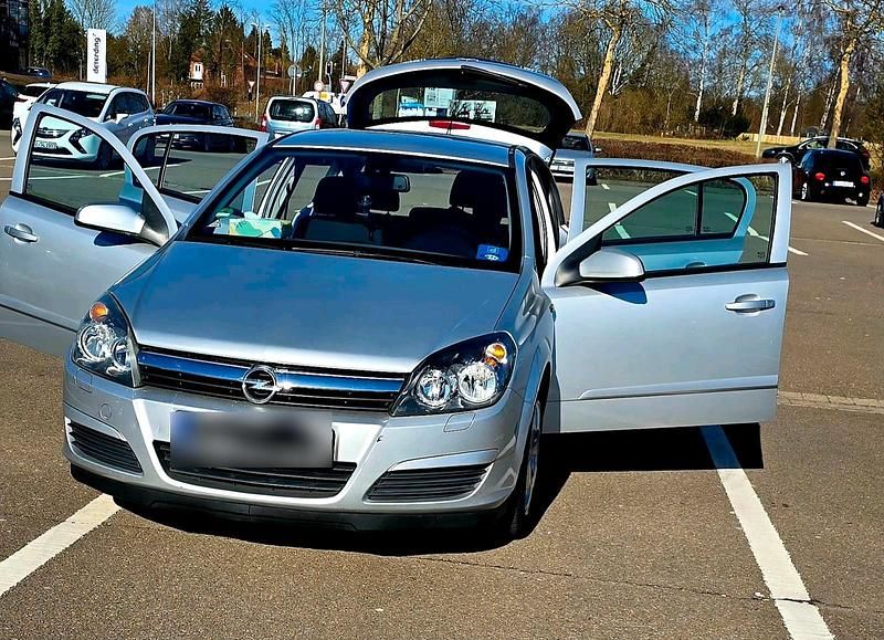 Gebraucht Opel Astra 105 PS (77 kW) 2005 Silber Limousine