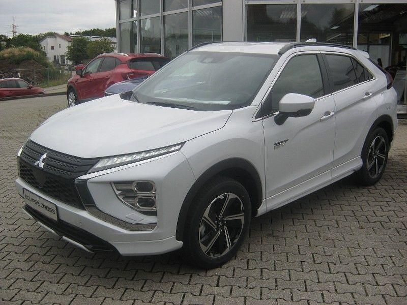Weiß Neu 2024 Mitsubishi Eclipse Cross Select SUV | 36.900 € - Bild 1/4
