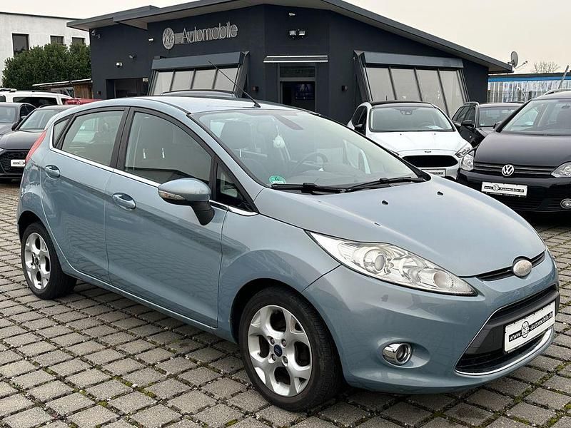 Grau Gebraucht 2008 Ford Fiesta Titanium Limousine | 2.200 € (Guter Preis) - Bild 1/4
