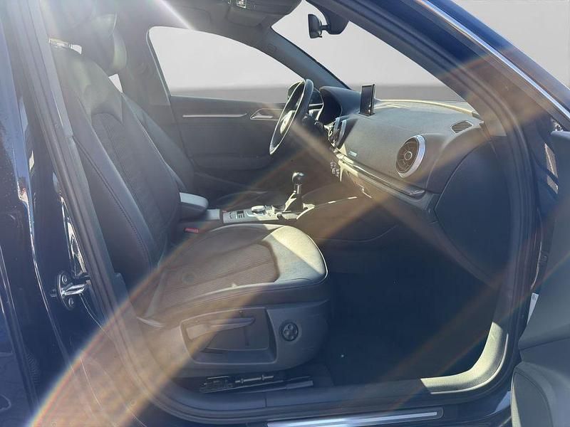 Gebraucht Audi A3 Design 150 PS (110 kW) 2017 Blau Limousine