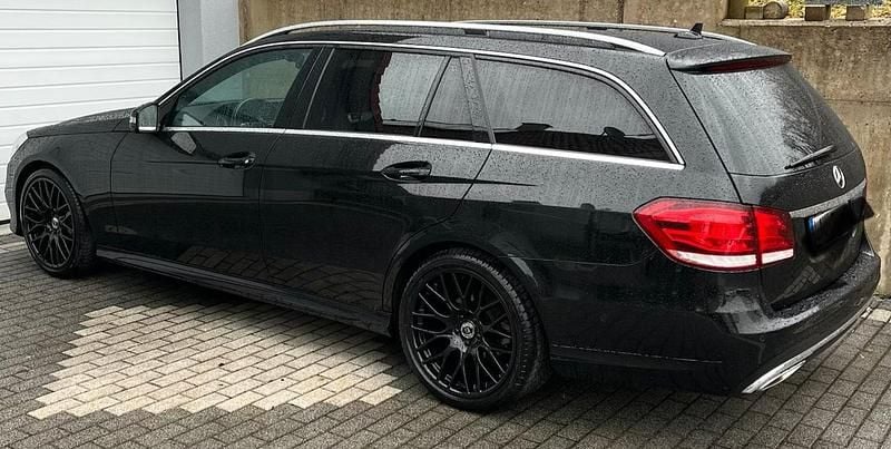 Gebraucht Mercedes E350 AMG 258 PS (189 kW) 2016 Schwarz Kombi