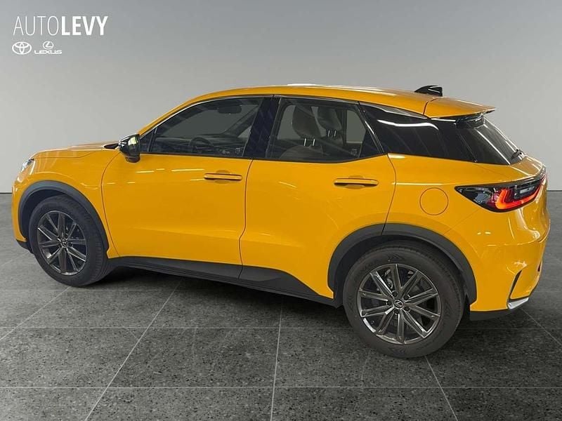 Neu Lexus LBX 136 PS (100 kW) 2026 5a3  sonnengelb SUV