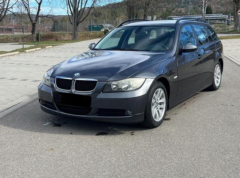 Gebraucht BMW 318 143 PS (105 kW) 2007 Grau Kombi