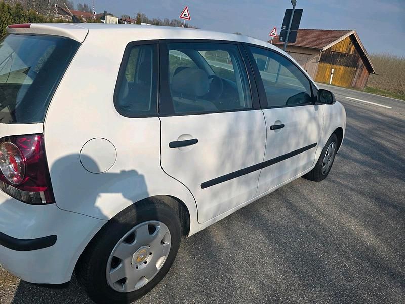 Gebraucht VW Polo 60 PS (44 kW) 2007 Weiß Kleinwagen