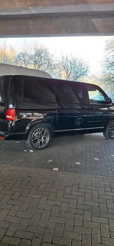 Gebraucht VW Multivan Highline 179 PS (131 kW) 2015 Schwarz Van / Kleinbus