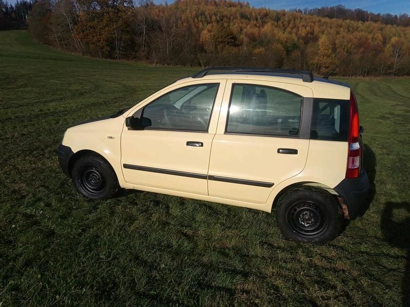 Gelb Gebraucht 2009 Fiat Panda Kleinwagen | 450 € (Superpreis) - Bild 1/4