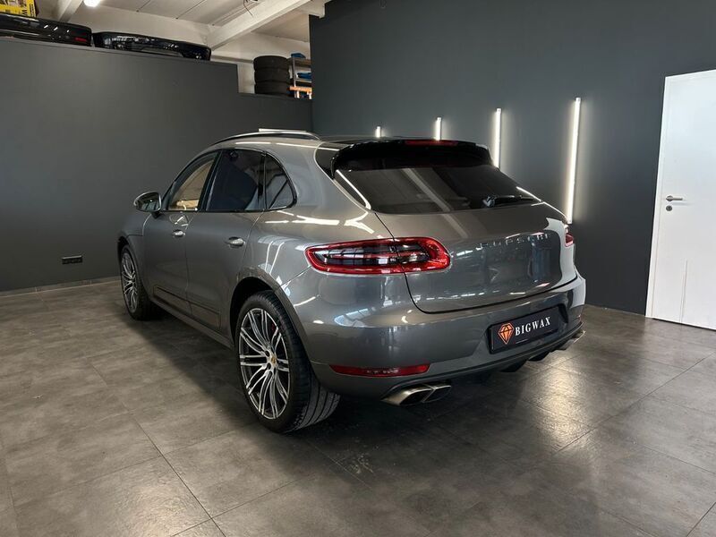Grau Gebraucht 2014 Porsche Macan Turbo SUV | 32.990 € (Fairer Preis) - Bild 1/4