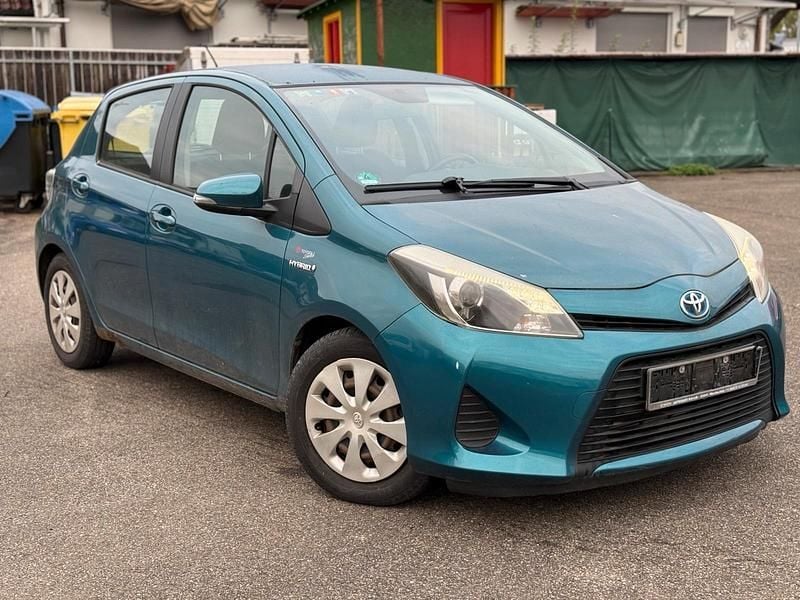 Blau Gebraucht 2012 Toyota Yaris Hybrid Limousine | 5.600 € (Guter Preis) - Bild 1/4