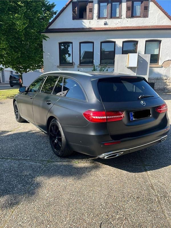 Gebraucht Mercedes E220 194 PS (142 kW) 2017 Schwarz Kombi