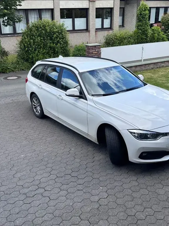 Gebraucht BMW 320 190 PS (139 kW) 2017 Weiß Kombi