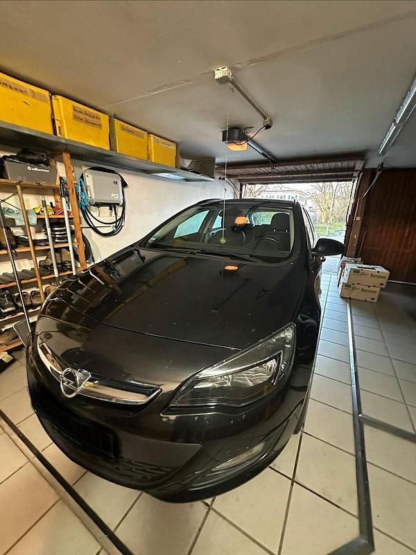Gebraucht Opel Astra 110 PS (80 kW) 2016 Schwarz Kombi