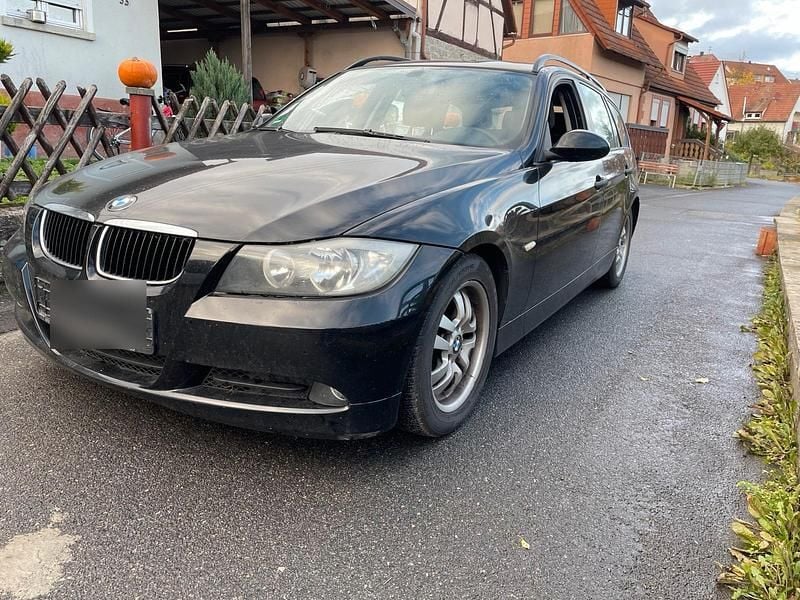 Schwarz Gebraucht 2005 BMW 320 Kombi | 1.450 € (Superpreis) - Bild 1/4