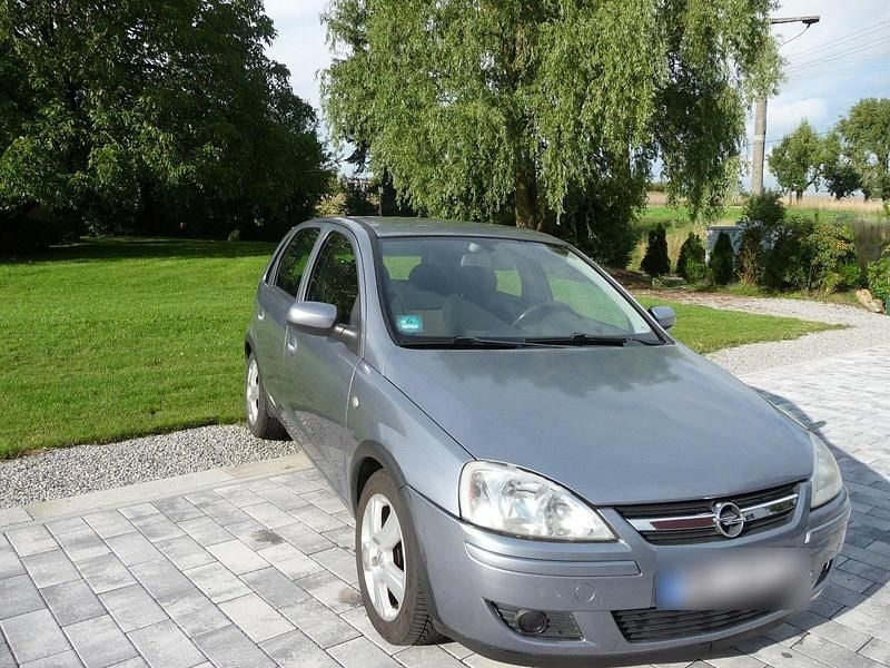 Silber Gebraucht 2004 Opel Corsa Kleinwagen | 600 € (Superpreis) - Bild 1/4