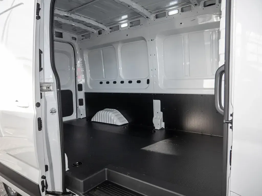 Gebraucht Maxus eDeliver 9 150 kW (204 PS) 2026 Weiss / warm white Van